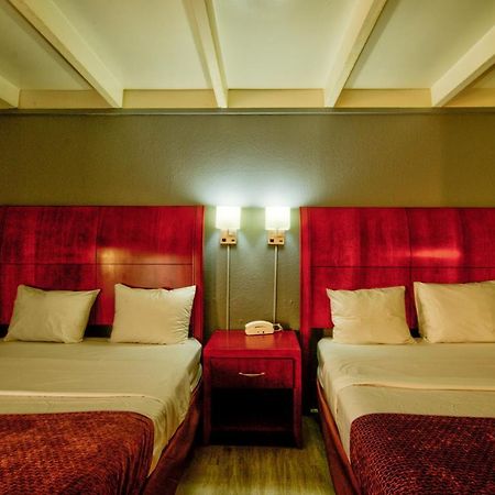 Clearwater Hotel Esterno foto