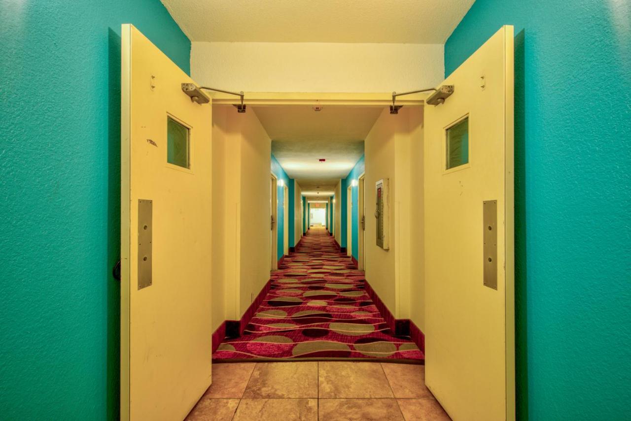 Clearwater Hotel Esterno foto