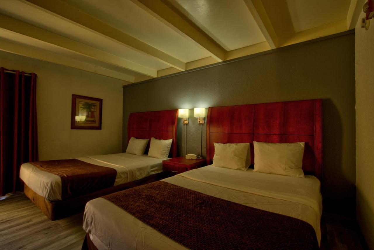 Clearwater Hotel Esterno foto