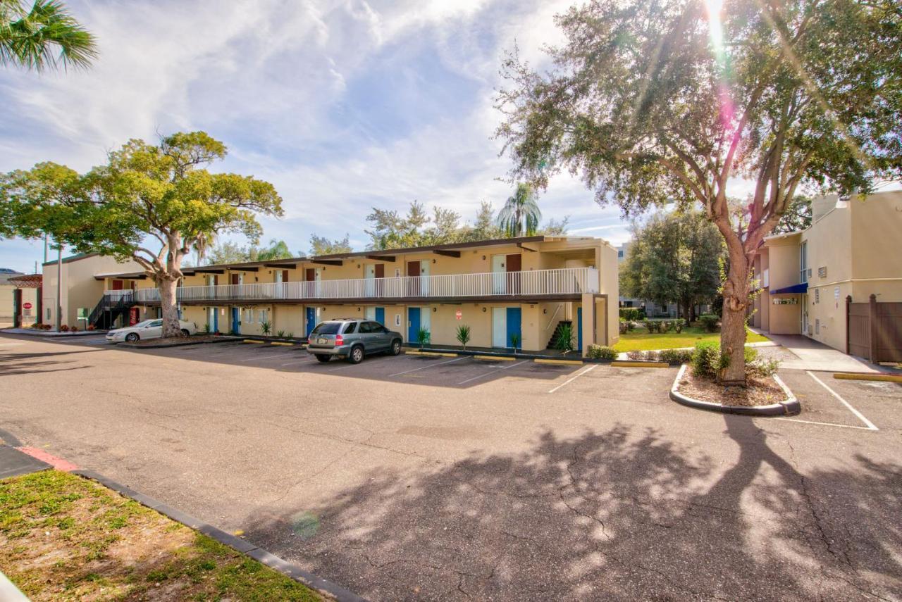 Clearwater Hotel Esterno foto